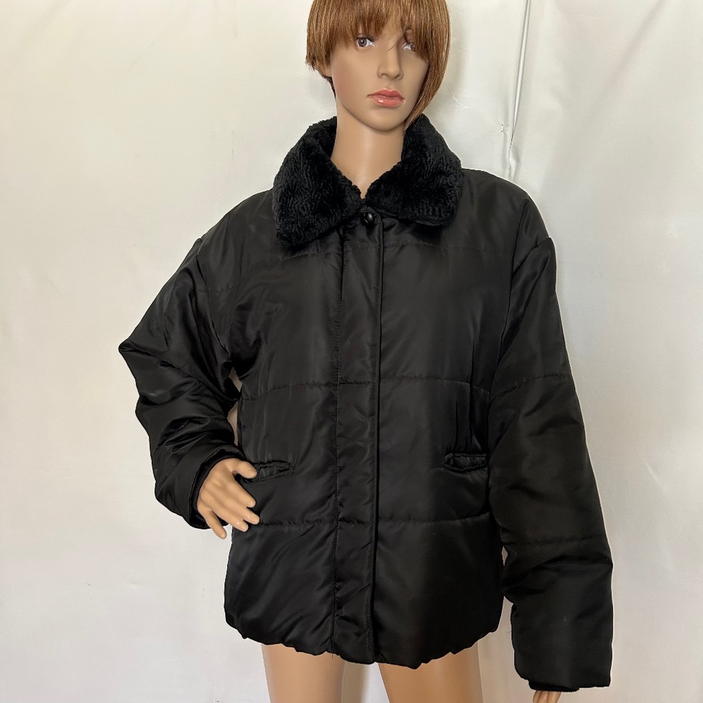 COLEBROOK 100% Nylon Shell/Lining 100% Polyester Filler Jacket Size Medium.